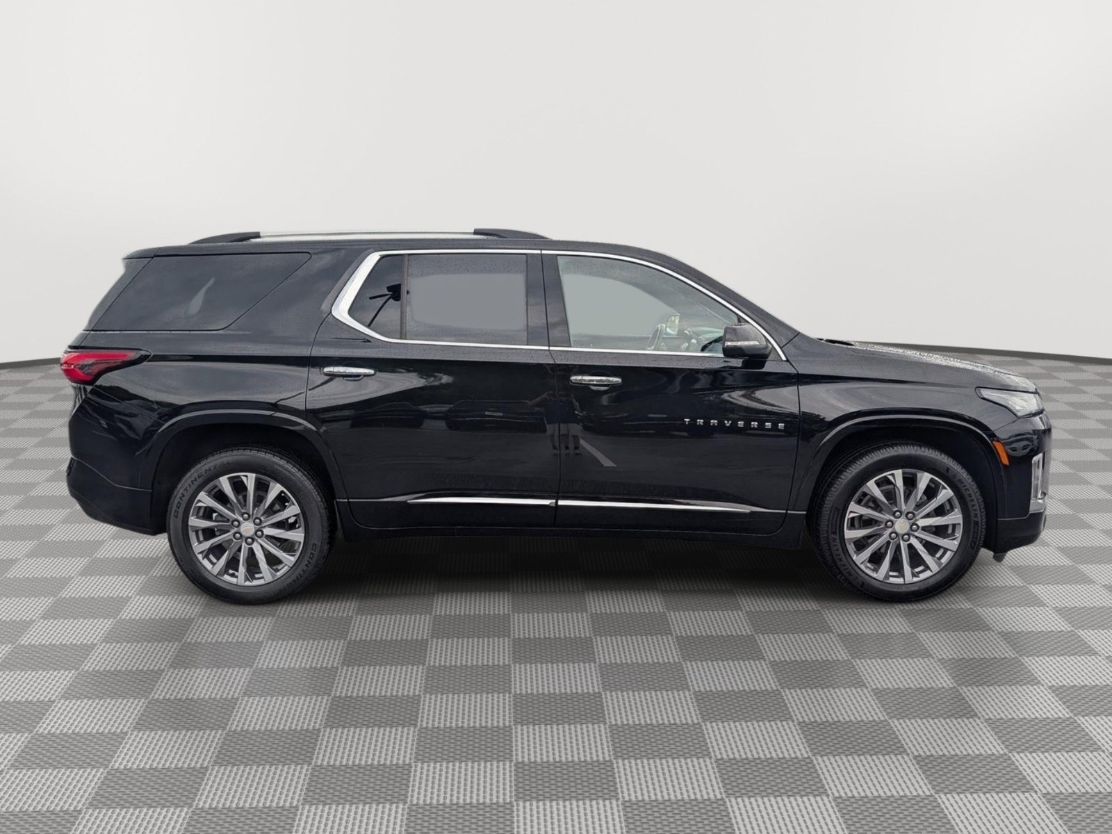 Used 2023 Chevrolet Traverse Premier w/ LPO, Floor Liner Package AWD/4WD image 6