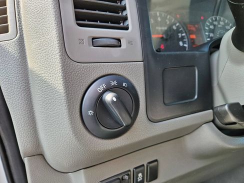 Used 2012 Nissan NV 2500 S RWD image 20