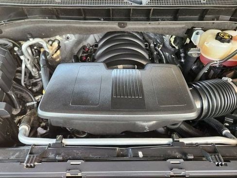 Used 2023 Chevrolet Tahoe Z71 w/ Z71 Off-Road Package AWD/4WD image 25