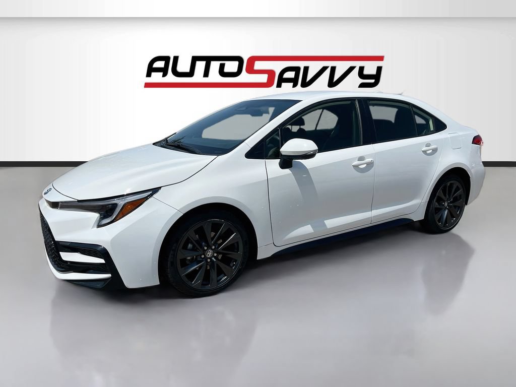 Used 2024 Toyota Corolla SE FWD image 3