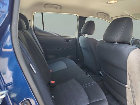 Used 2022 Nissan Leaf SV w/ SV Technology Package image 17
