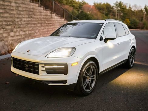 Used 2024 Porsche Cayenne image 10