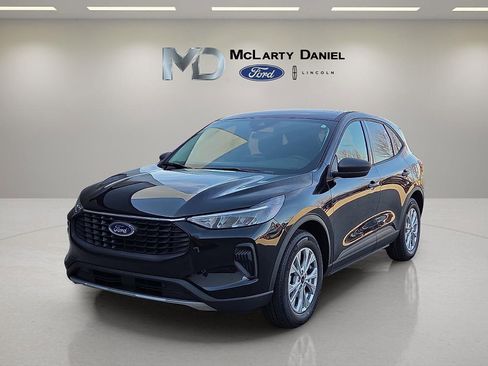 New 2026 Ford Escape Active w/ Cold Weather Package FWD image 2