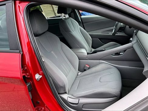 Used 2023 Hyundai Elantra SEL FWD image 7