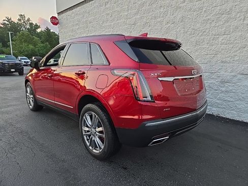 Certified 2023 Cadillac XT5 Sportv w/ Technology Package AWD/4WD image 4