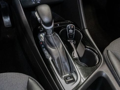 Used 2025 Buick Encore GX Preferred image 19