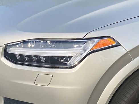 Used 2018 Volvo XC90 T6 Momentum w/ Momentum Plus Package image 5