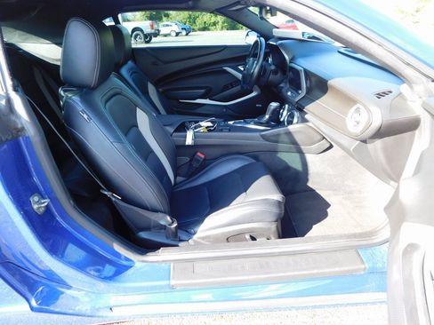 Used 2019 Chevrolet Camaro LT w/ Technology Package image 20