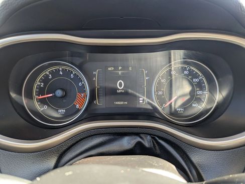 Used 2014 Jeep Cherokee Latitude w/ Cold Weather Group image 17