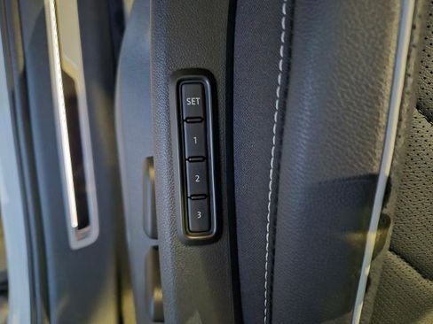 Used 2024 Volkswagen Tiguan SEL R-Line image 17