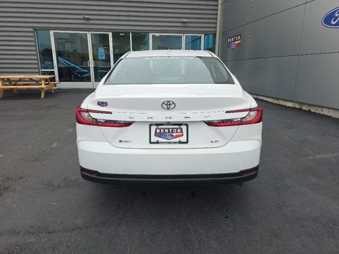 Used 2025 Toyota Camry LE FWD image 7