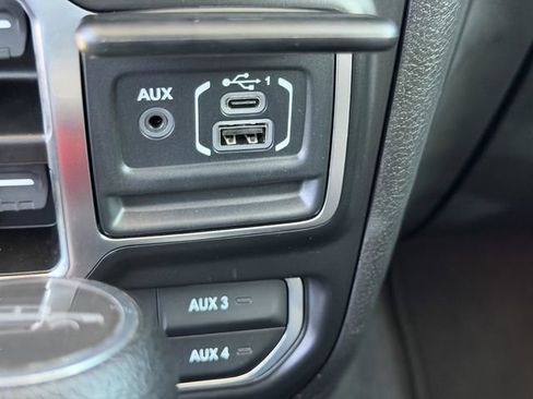 Used 2025 Jeep Gladiator Mojave w/ Convenience Group AWD/4WD image 26