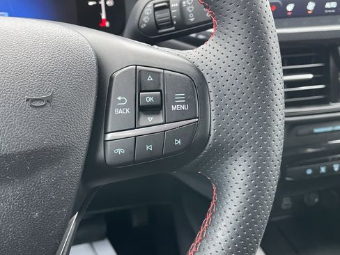 Used 2025 Ford Escape ST-Line w/ Equipment Group 301A image 19