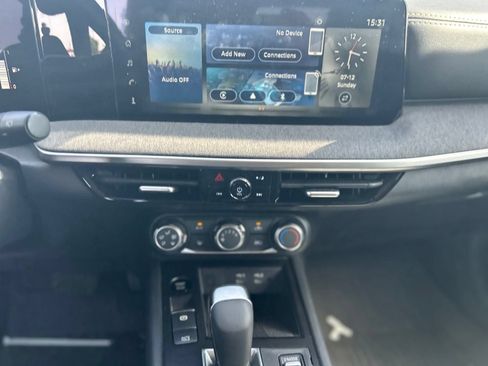 Used 2025 Nissan Kicks SV FWD image 17