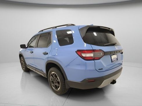 Used 2024 Honda Pilot TrailSport image 9