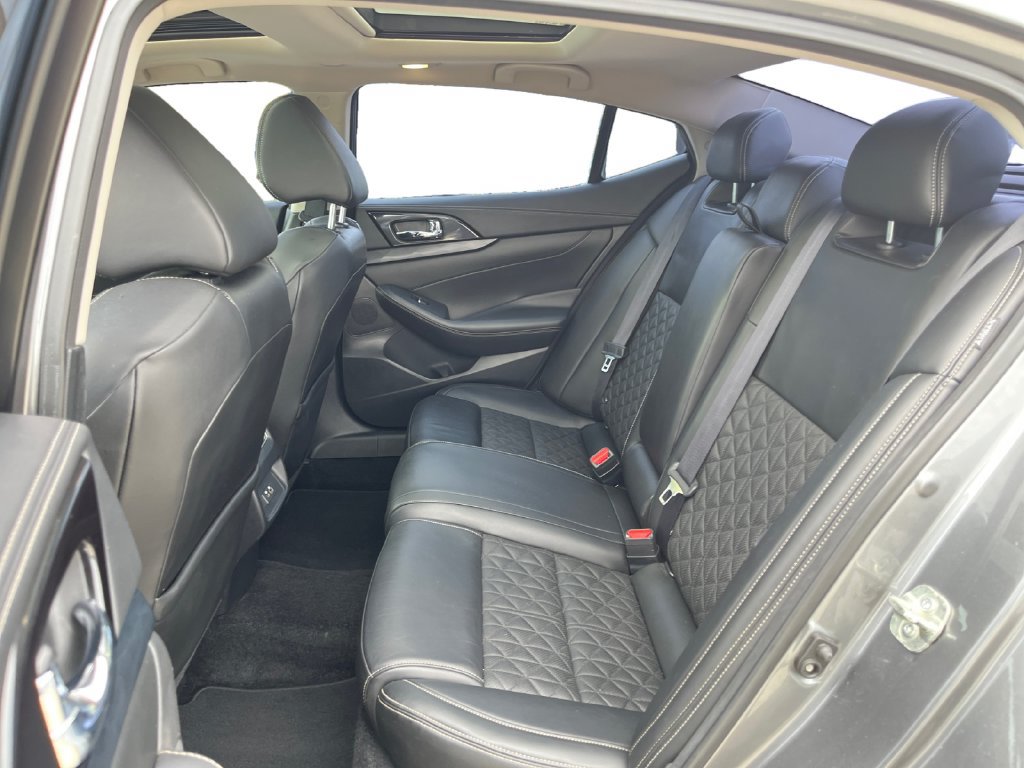 Used 2019 Nissan Maxima Platinum w/ Sport Mat Group FWD image 27