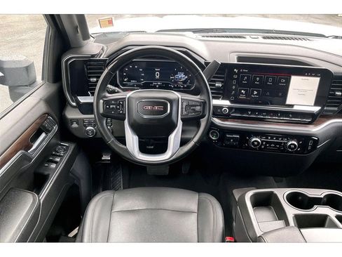 Used 2024 GMC Sierra 2500 SLT w/ X31 Off-Road Package AWD/4WD image 6