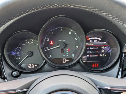 Certified 2025 Porsche Macan image 16