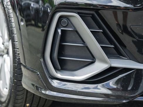 Used 2021 Audi Q3 2.0T Premium Plus w/ Premium Plus Package image 16