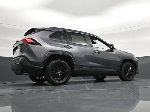 Used 2021 Toyota RAV4 XLE FWD image 30