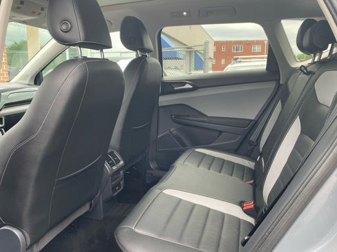 Certified 2023 Volkswagen Taos SEL AWD/4WD image 21