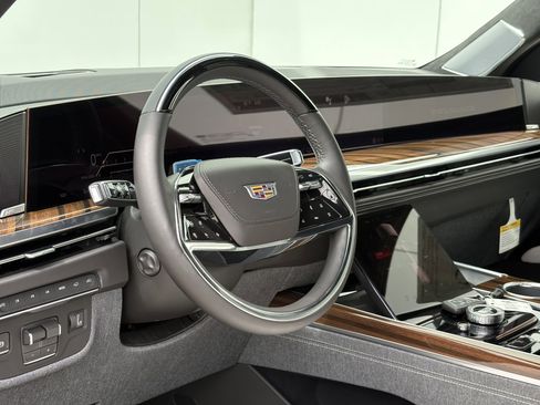 New 2026 Cadillac Escalade Platinum Sport w/ LPO, ONYX Package AWD/4WD image 19