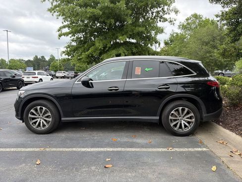 Used 2024 Mercedes-Benz GLC 300 w/ Winter Package image 10