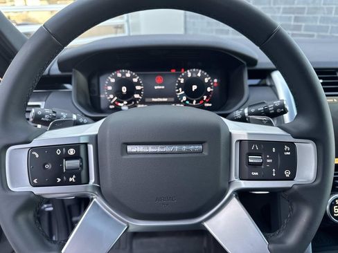 Certified 2025 Land Rover Discovery S AWD/4WD image 27
