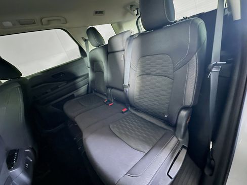 Used 2025 Nissan Pathfinder SV image 28