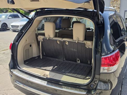 Used 2015 Nissan Pathfinder Platinum w/ Family Entertainment Package FWD image 7