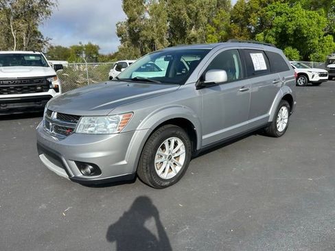 Used 2015 Dodge Journey SXT w/ Flexible Seating Group image 3