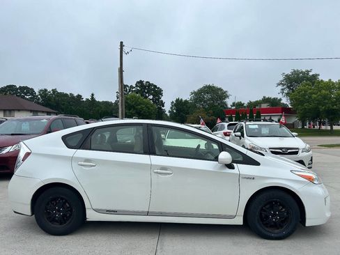 Used 2015 Toyota Prius Four image 1