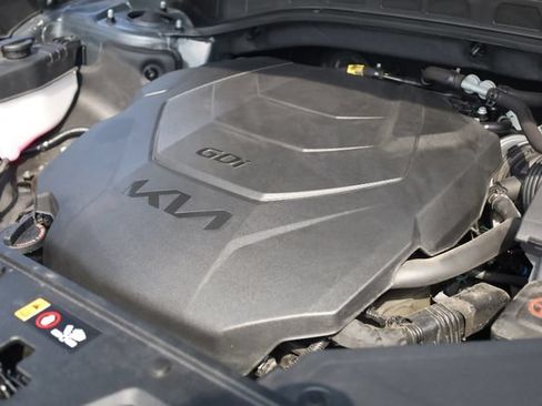Used 2025 Kia Telluride S FWD image 8
