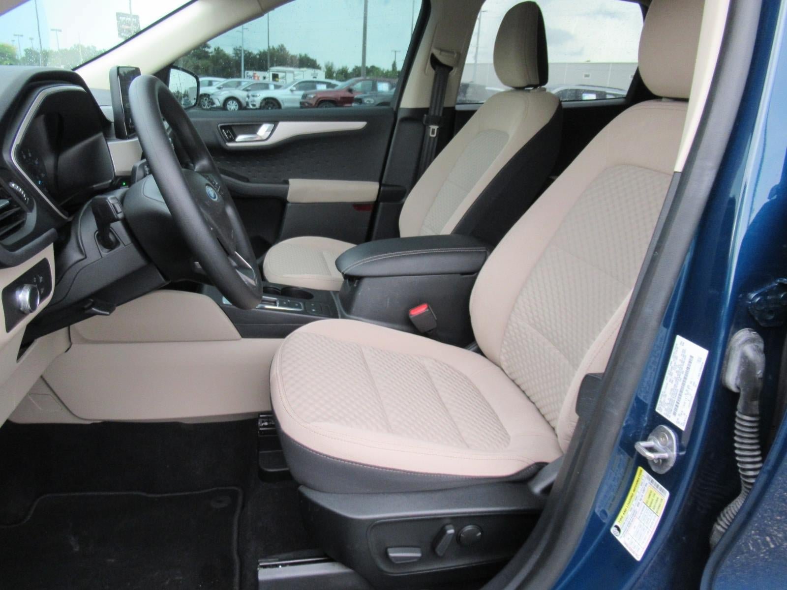 Used 2020 Ford Escape SE FWD image 18