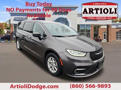 Certified 2023 Chrysler Pacifica Touring-L image 1