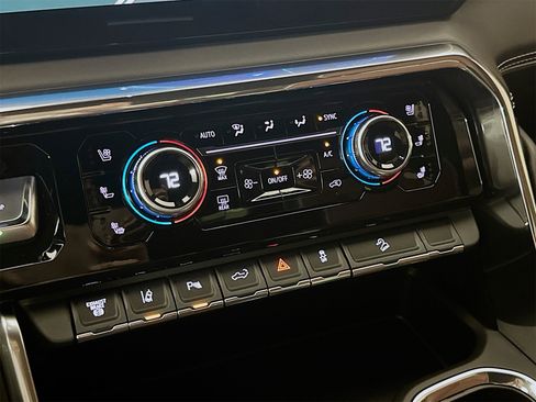 Used 2024 GMC Sierra 2500 Denali Ultimate image 17