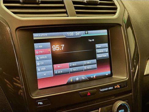 Used 2016 Ford Explorer XLT w/ Equipment Group 202A AWD/4WD image 21