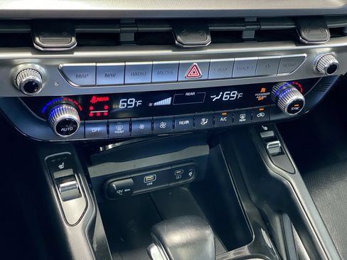 Certified 2023 Kia Telluride S w/ S Sunroof Package FWD image 24