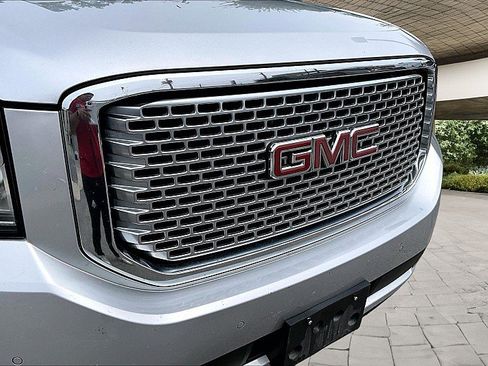 Used 2017 GMC Yukon XL Denali w/ Open Road Package RWD image 24
