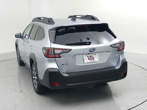 Certified 2025 Subaru Outback Premium image 8