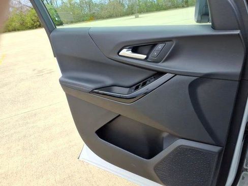 Used 2026 Chevrolet Equinox LT image 14