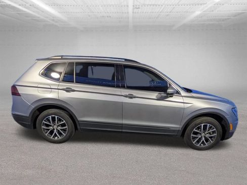 Used 2019 Volkswagen Tiguan SE w/ Panoramic Sunroof Package AWD/4WD image 4
