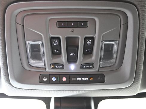 Used 2023 GMC Sierra 3500 Denali w/ Denali Ultimate Package AWD/4WD image 35