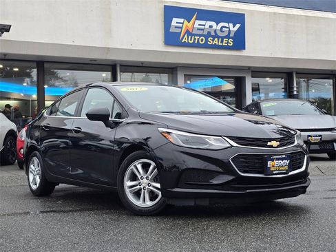 Used 2017 Chevrolet Cruze LT image 1