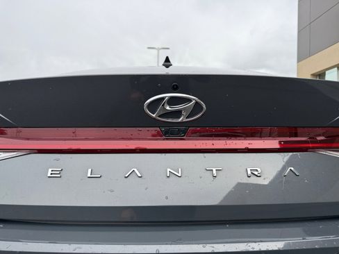 Certified 2023 Hyundai Elantra Limited image 22