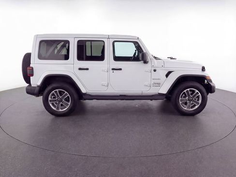 Used 2021 Jeep Wrangler Unlimited Sahara image 8