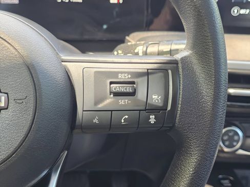 Used 2025 Nissan Kicks SV w/ SV Premium Package AWD/4WD image 18