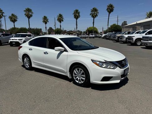 Used 2016 Nissan Altima 2.5 S w/ Power Driver Seat Package FWD image 11