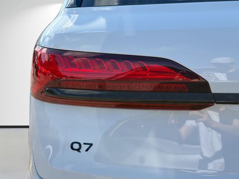 New 2026 Audi Q7 Premium Plus image 10