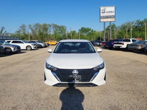 Used 2024 Nissan Sentra SV FWD image 8